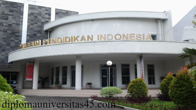 Destinasi Sejarah Museum Pendidikan Universitas Indonesia